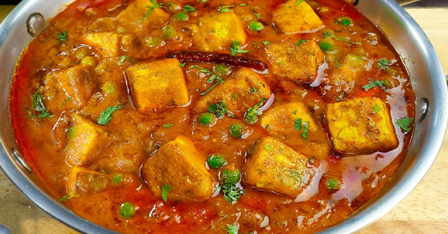 মটর পনির রেসিপি : Matar Paneer Recipe in Bengali